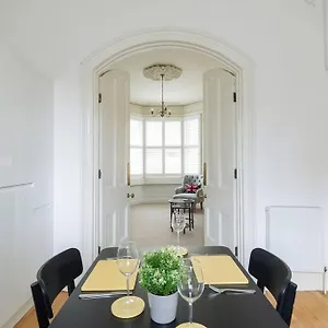 Apartment Stylish Period Maisonette Flat In Centre Of, Bath